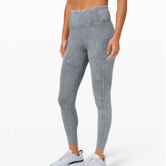 NWT LULULEMON Fast and Free High Rise Tight 25" (4) - Picture 2 of 7